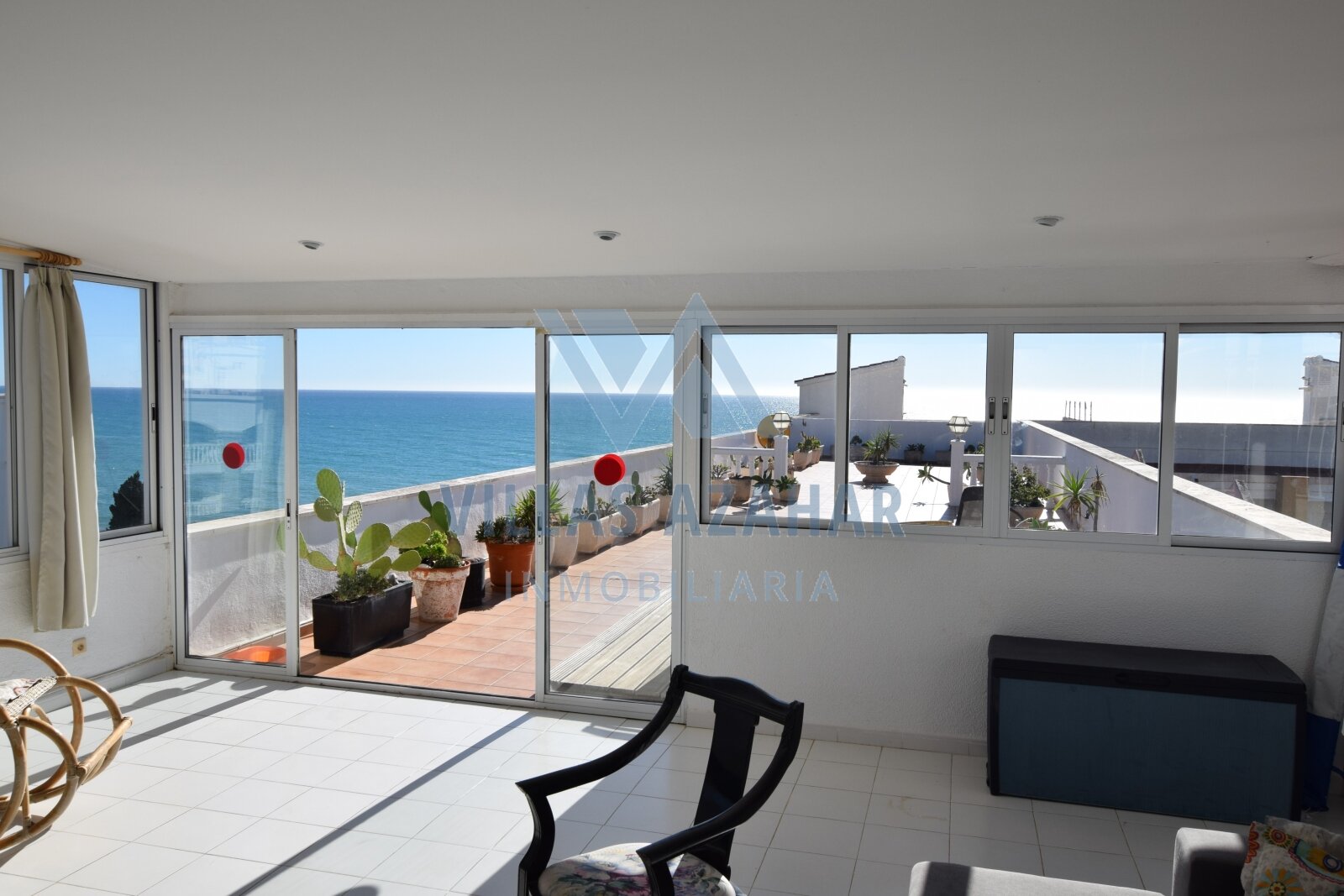 Penthouse mit Lift in erster Linie mit 130 m2 grosser Terrasse