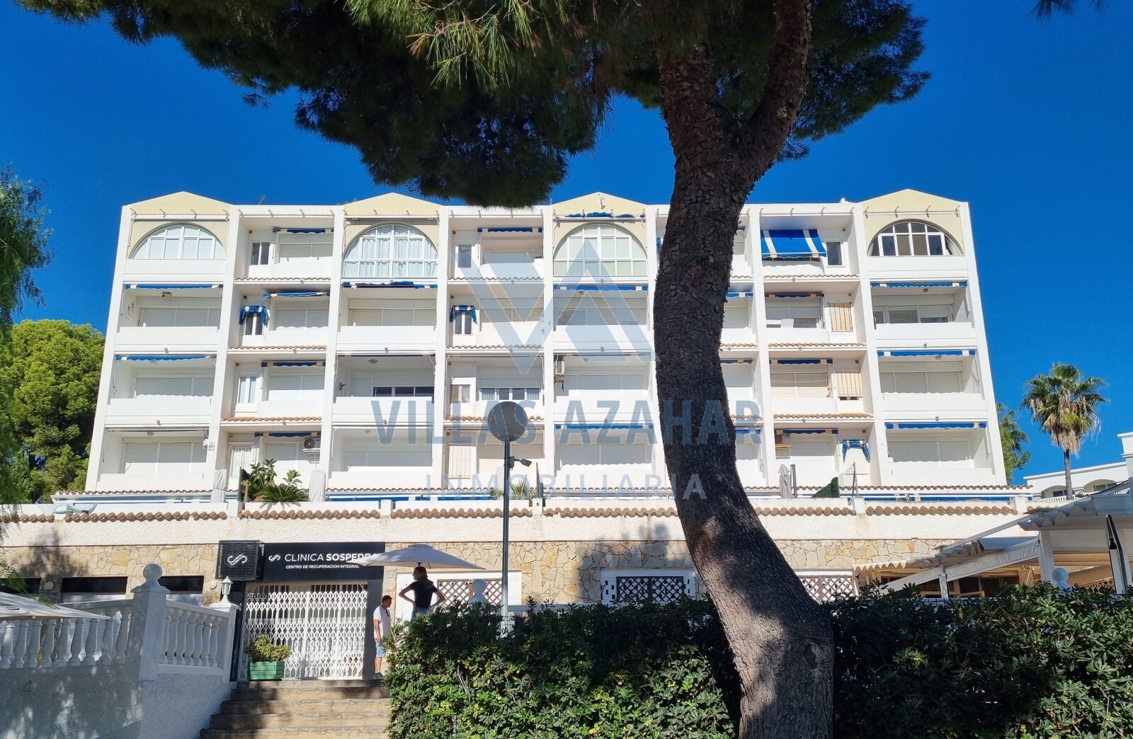 Penthouse mit Lift in erster Linie mit 130 m2 grosser Terrasse
