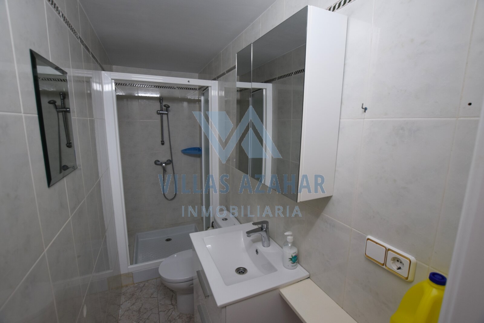 Villa in Bestzustand mit Pool und separatem Appartement