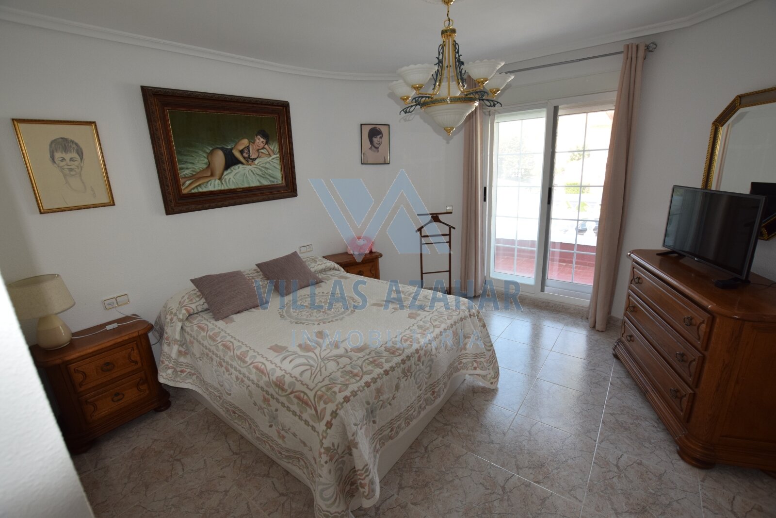 Villa in Bestzustand mit Pool und separatem Appartement