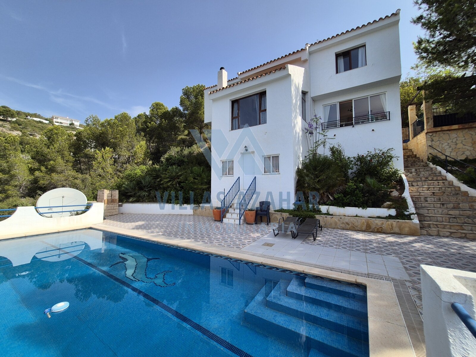 Stilvolle Villa mit unverbaubarem Meerblick und Gästeapartment