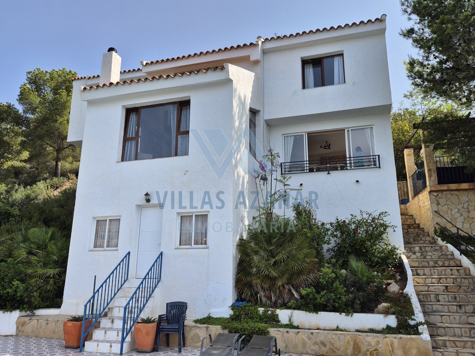 Stilvolle Villa mit unverbaubarem Meerblick und Gästeapartment