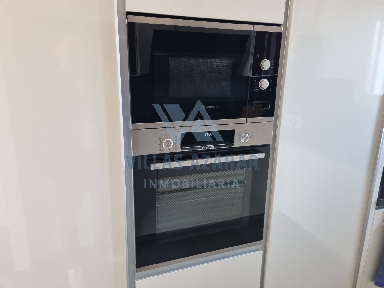 Exclusive country villa on plot of 4.881 m2 near beach