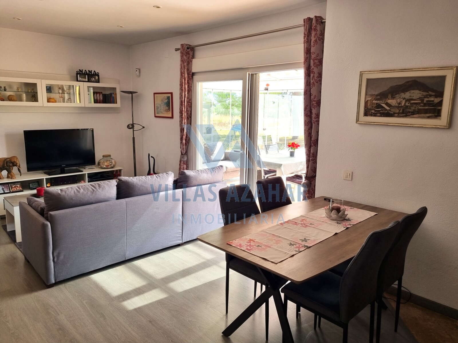 Exclusive country villa on plot of 4.881 m2 near beach