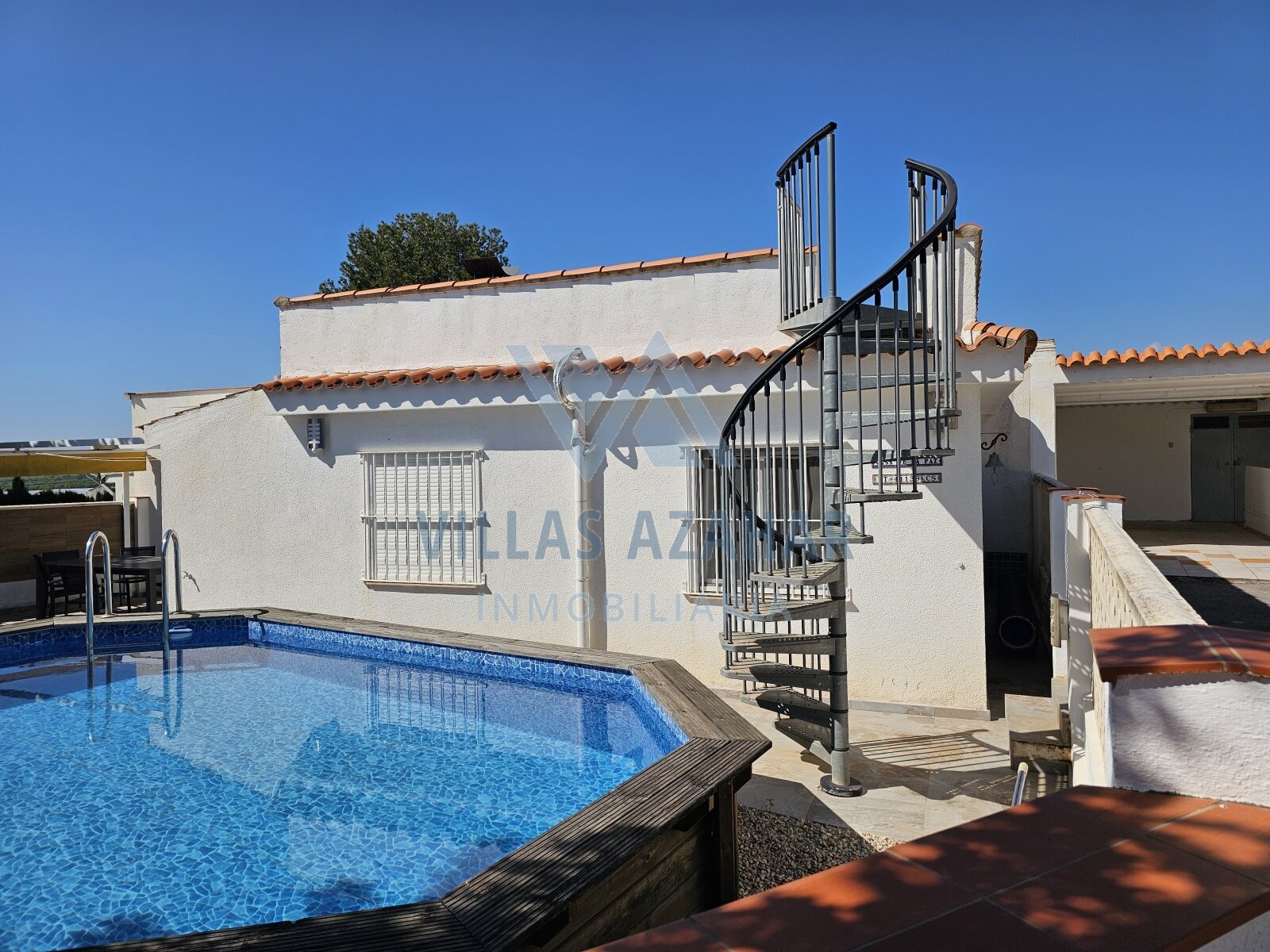 Low-Maintenance Detached House in a Quiet Location 