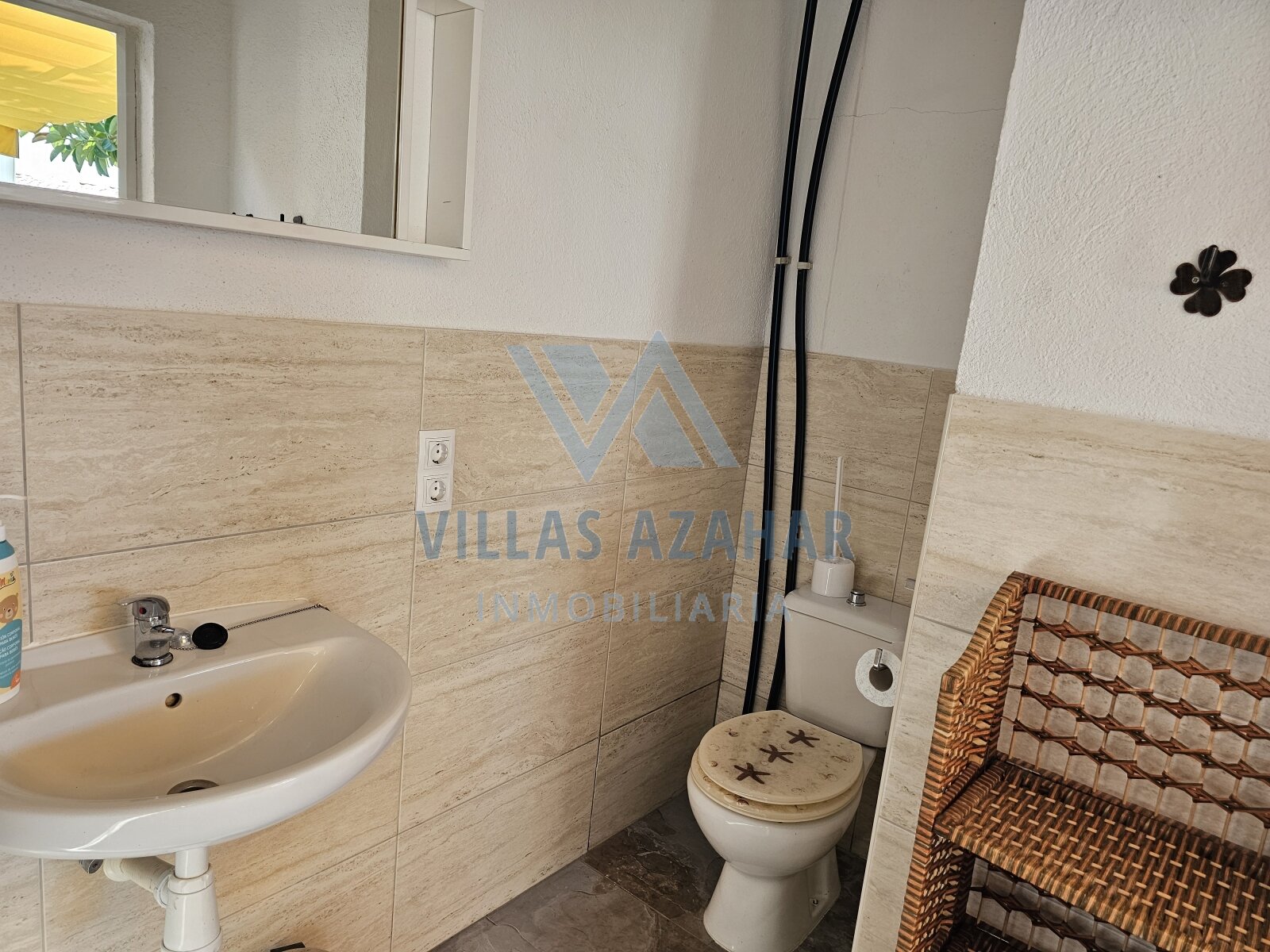 Low-Maintenance Detached House in a Quiet Location 