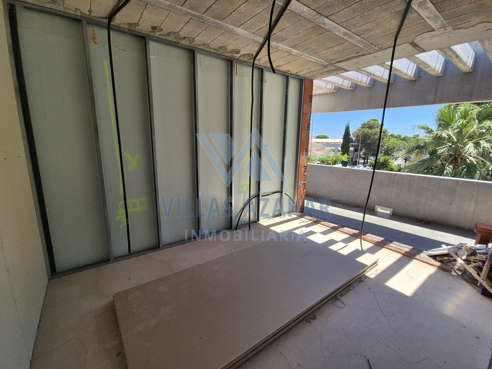 New-build villa with 317 m² living space in central Las Fuentes