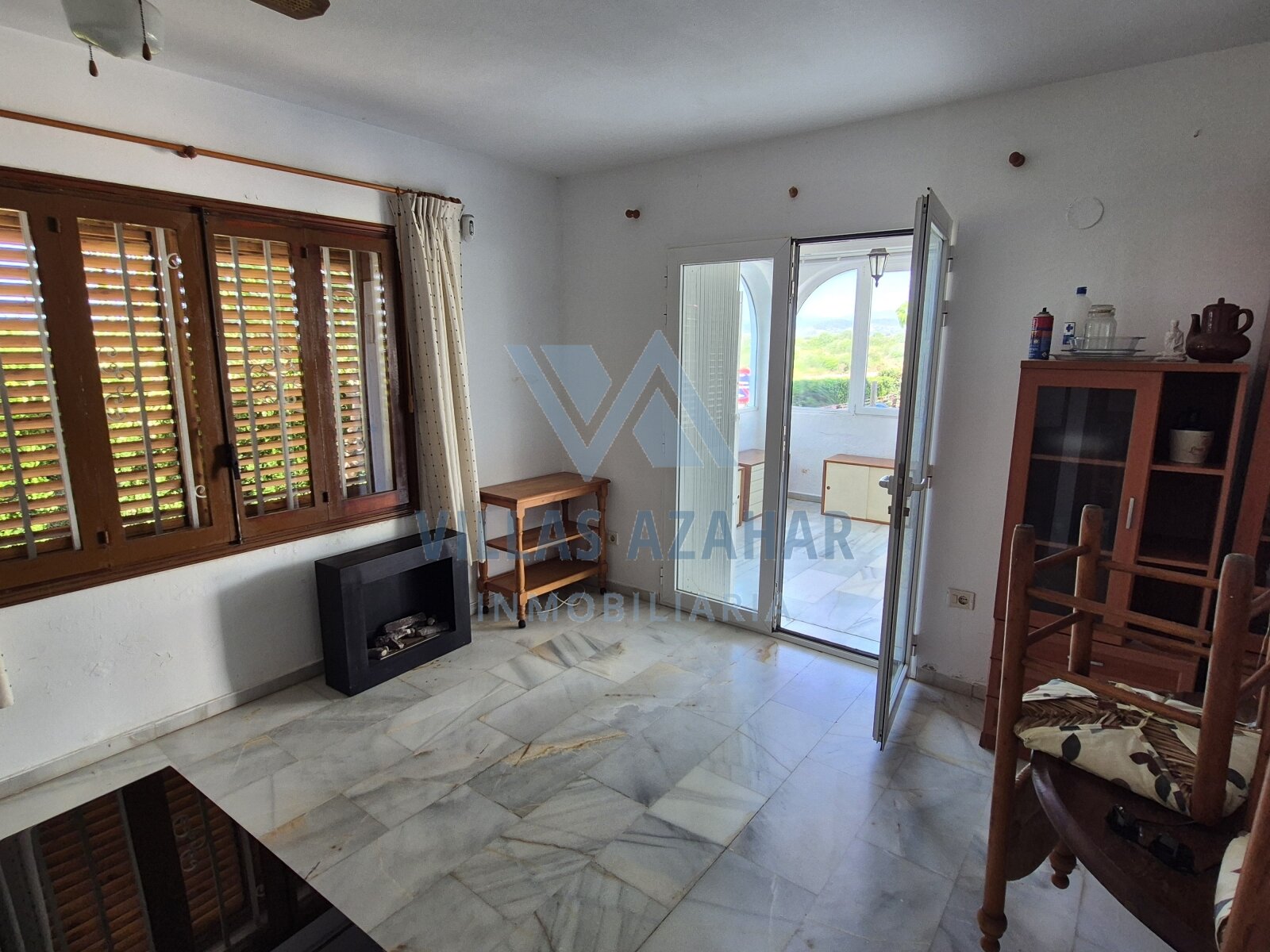 Ground Floor Apartment with Winter Garden – Urbanisation “La Palmera”