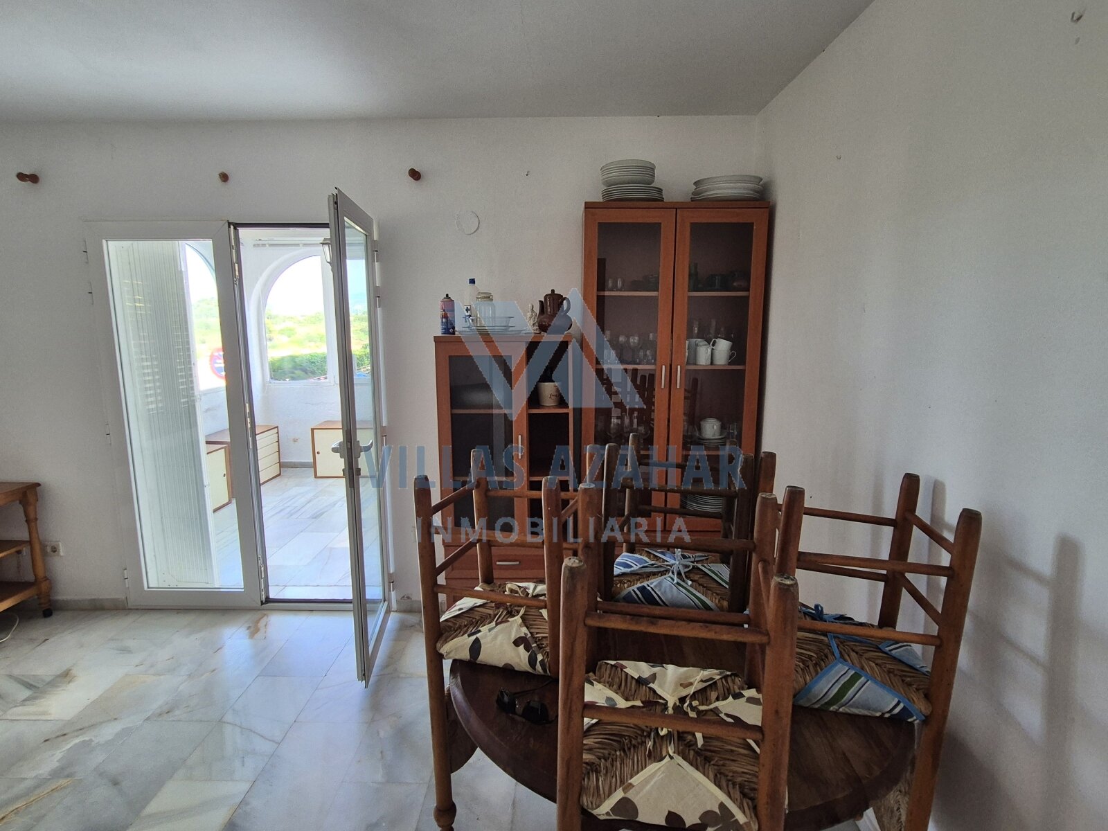 Ground Floor Apartment with Winter Garden – Urbanisation “La Palmera”