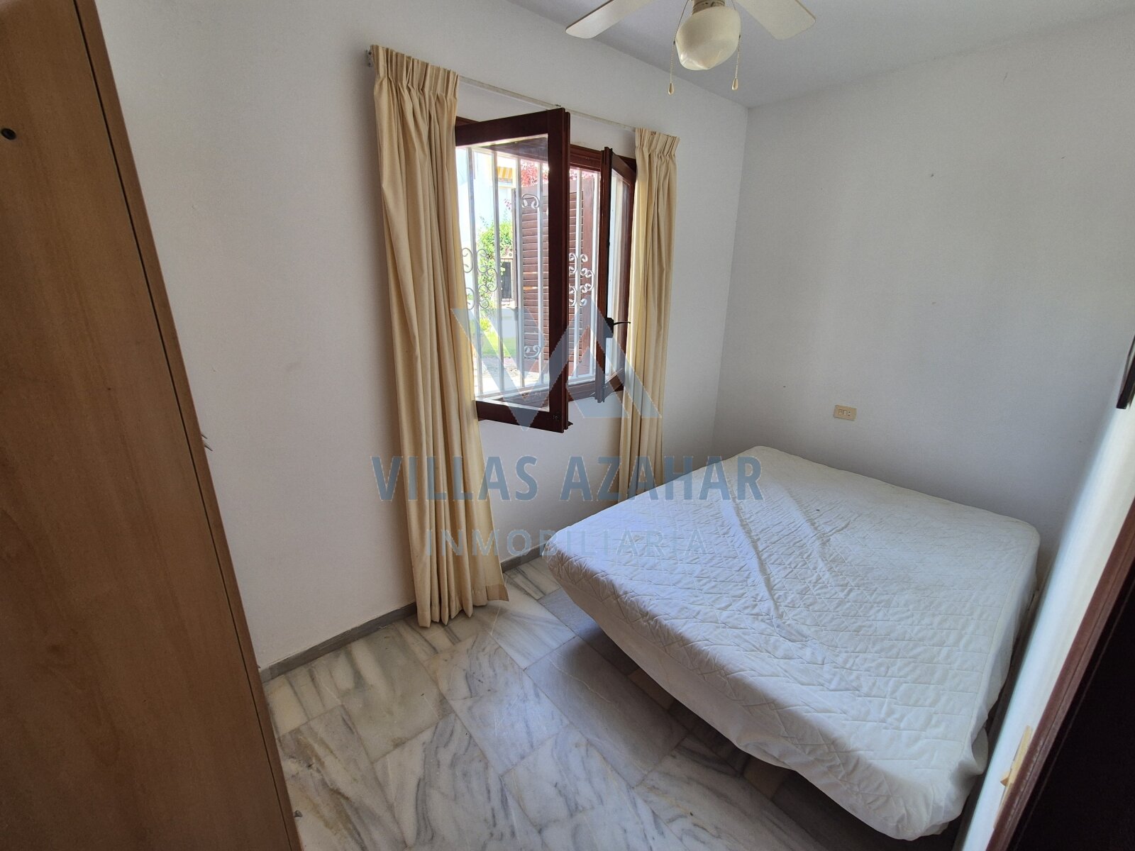 Ground Floor Apartment with Winter Garden – Urbanisation “La Palmera”