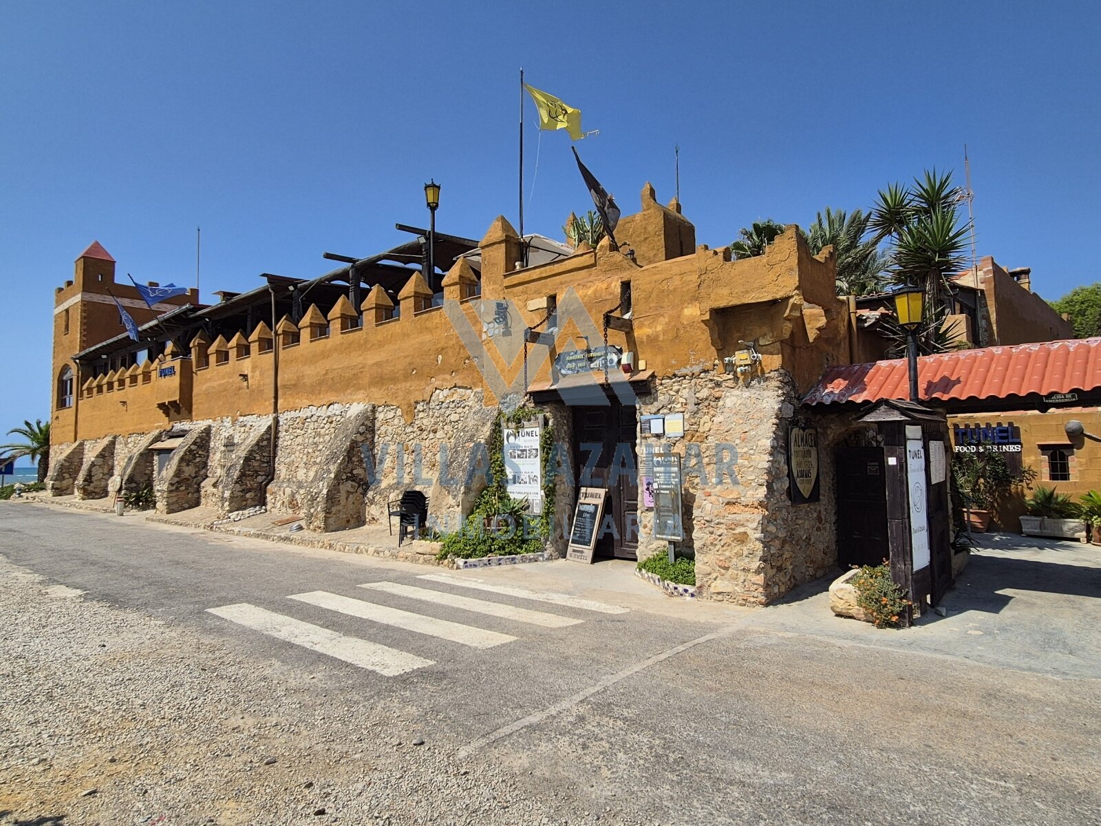 Ground Floor Apartment with Winter Garden – Urbanisation “La Palmera”