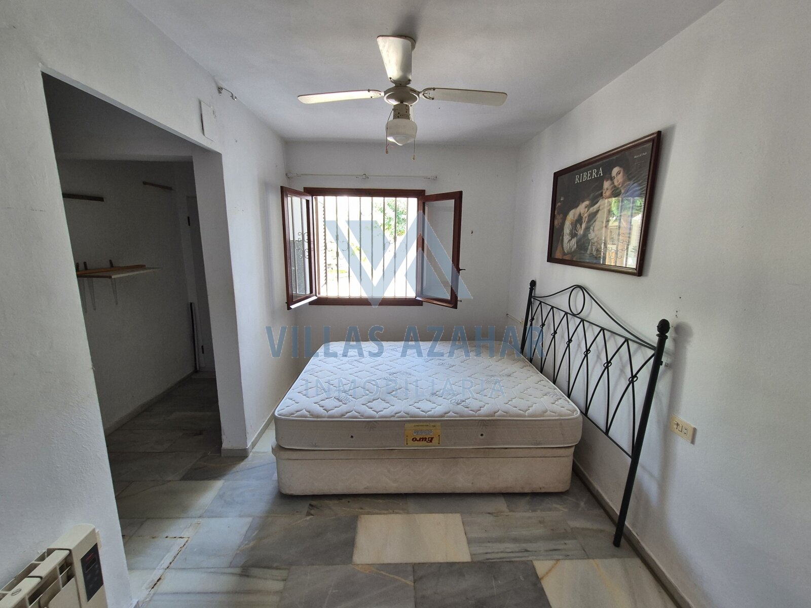 Ground Floor Apartment with Winter Garden – Urbanisation “La Palmera”