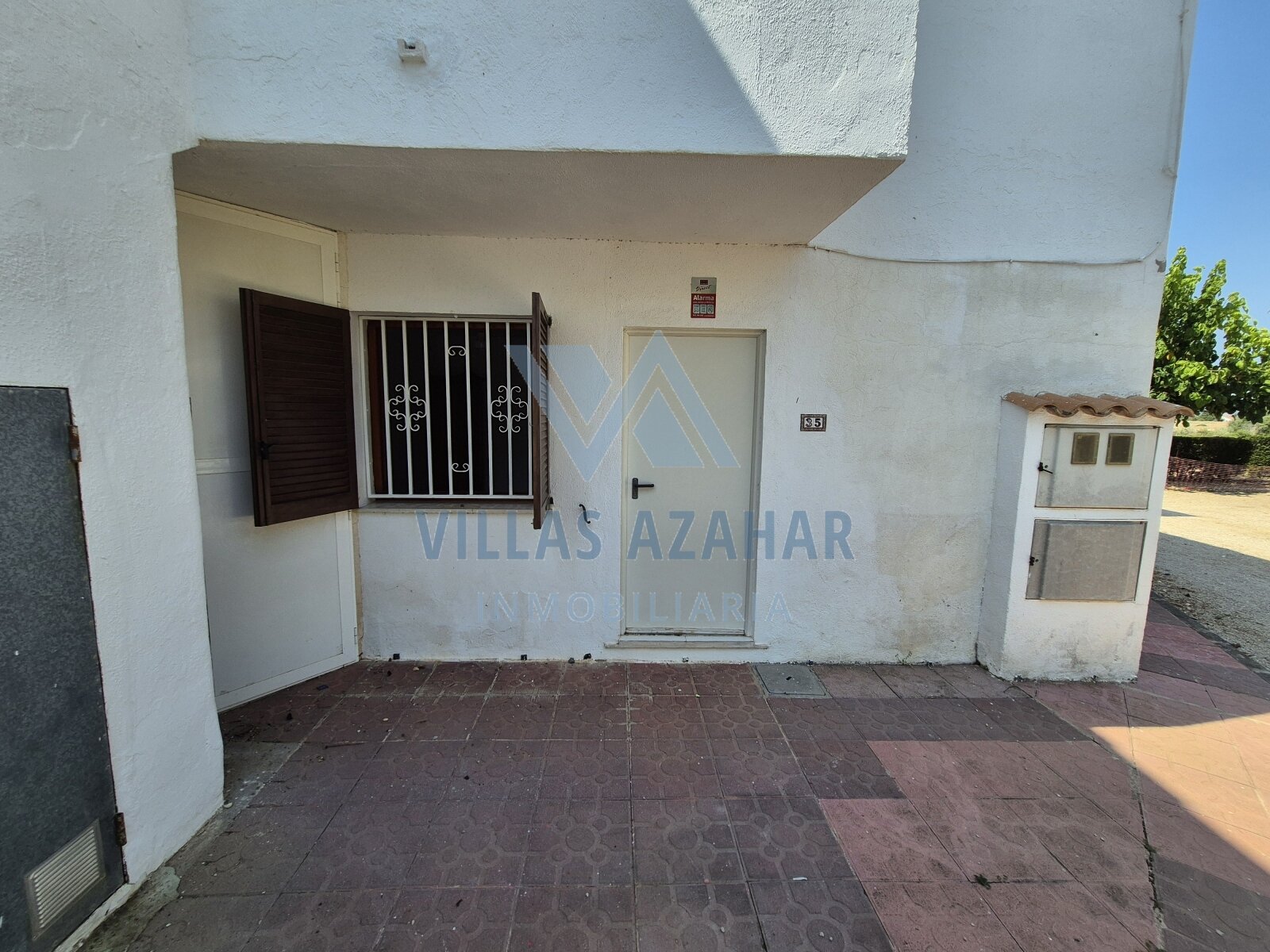 Ground Floor Apartment with Winter Garden – Urbanisation “La Palmera”