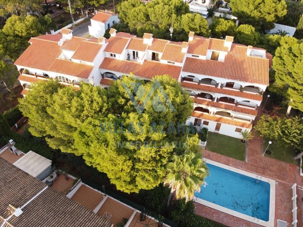 Spacious Maisonette with garage and studio in the centre