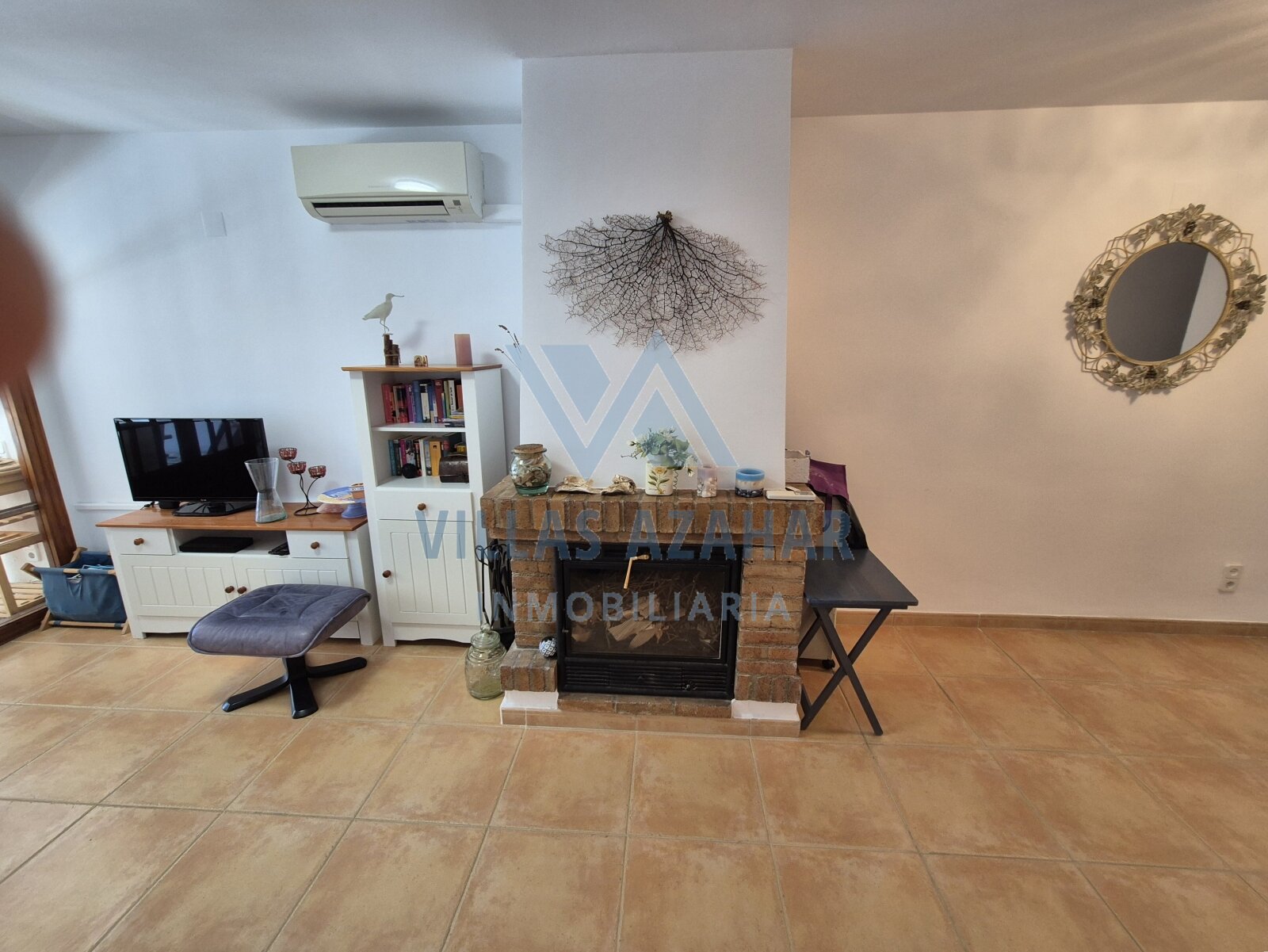Spacious Maisonette with garage and studio in the centre