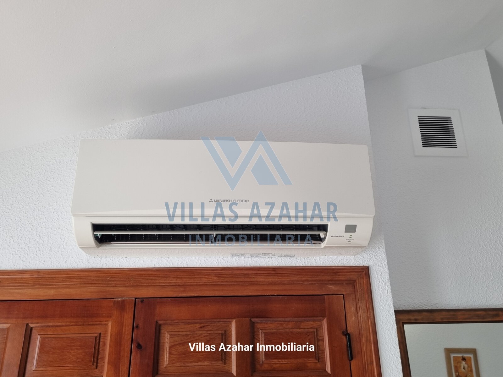 Spacious Maisonette with garage and studio in the centre