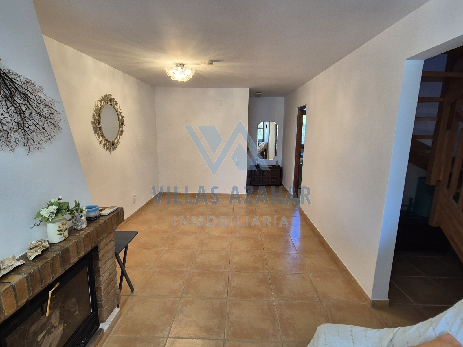 Spacious Maisonette with garage and studio in the centre