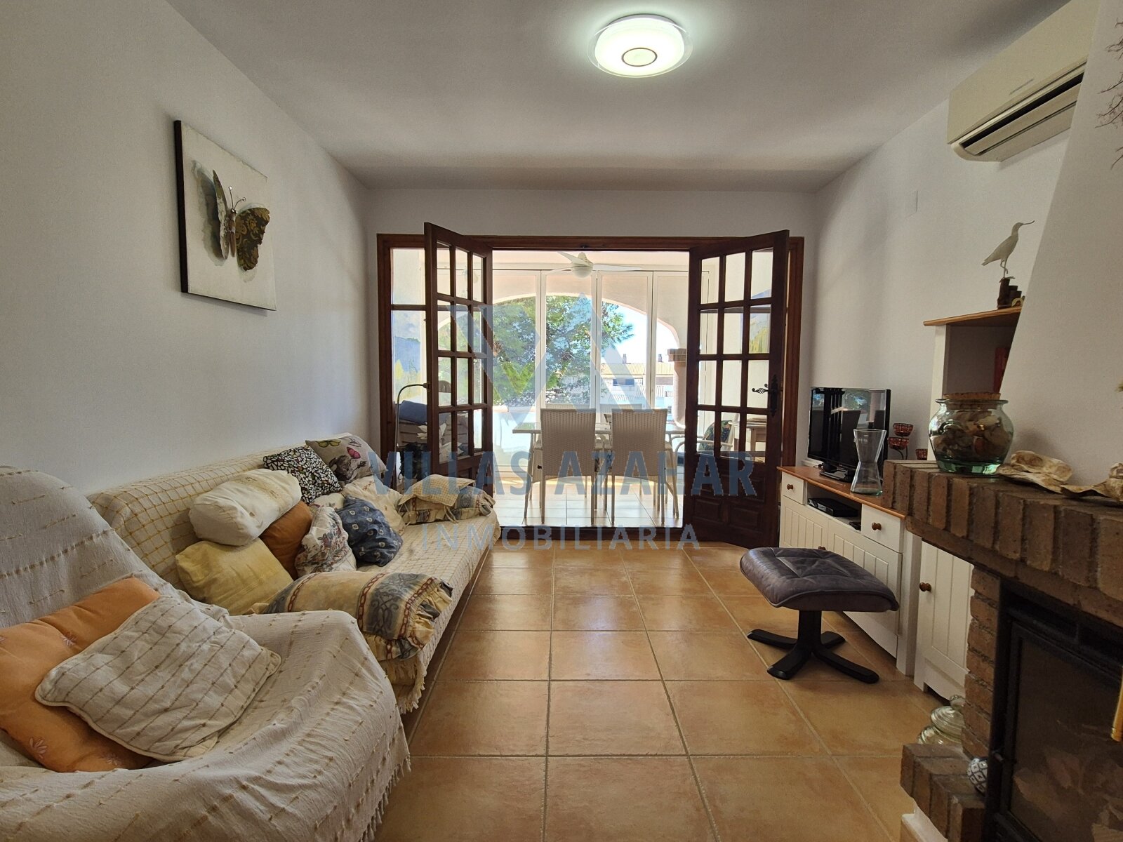 Spacious Maisonette with garage and studio in the centre
