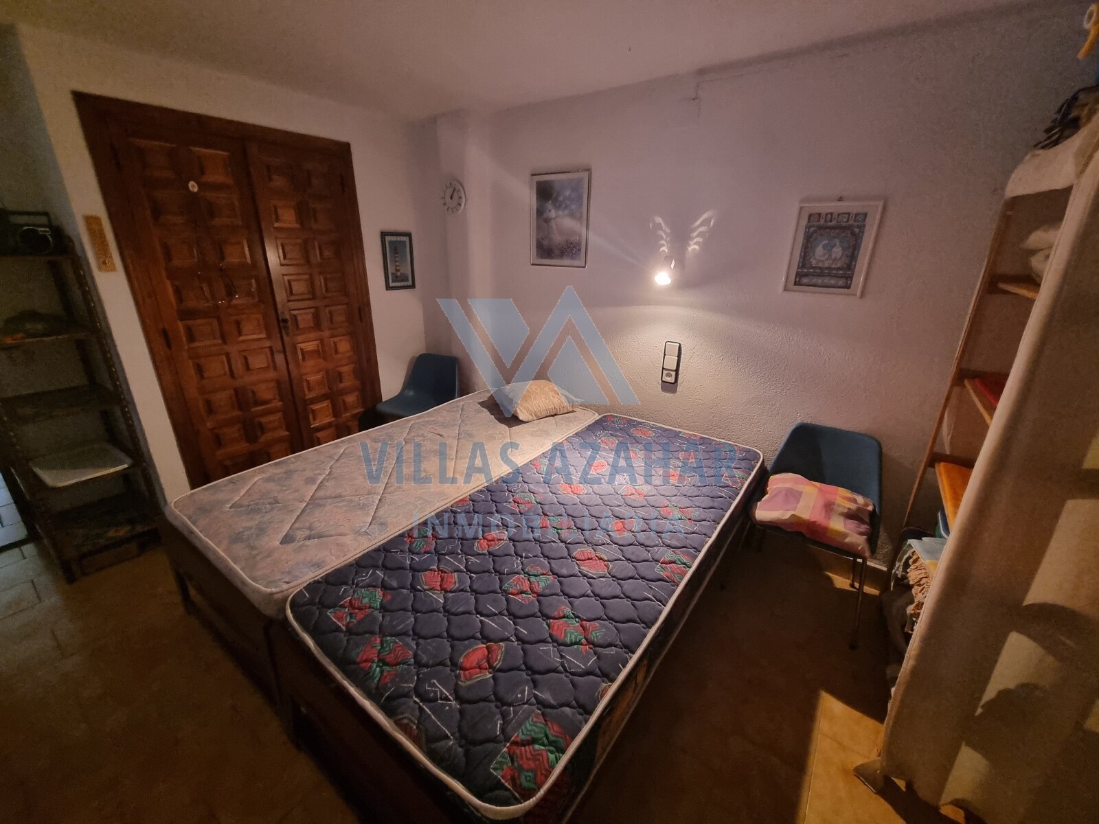 Spacious Maisonette with garage and studio in the centre