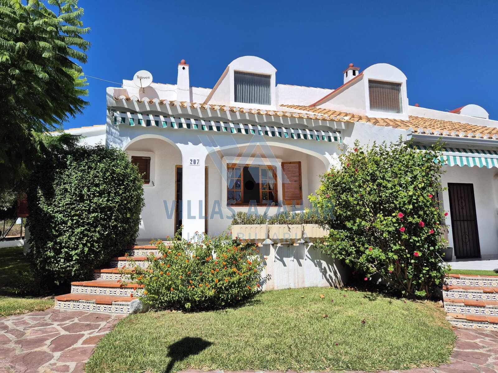 Las Haciendas – Corner Townhouse in Quiet Location 