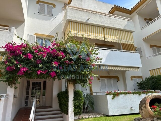 Las Mimosas magnificent three-bedroom apartment near beach