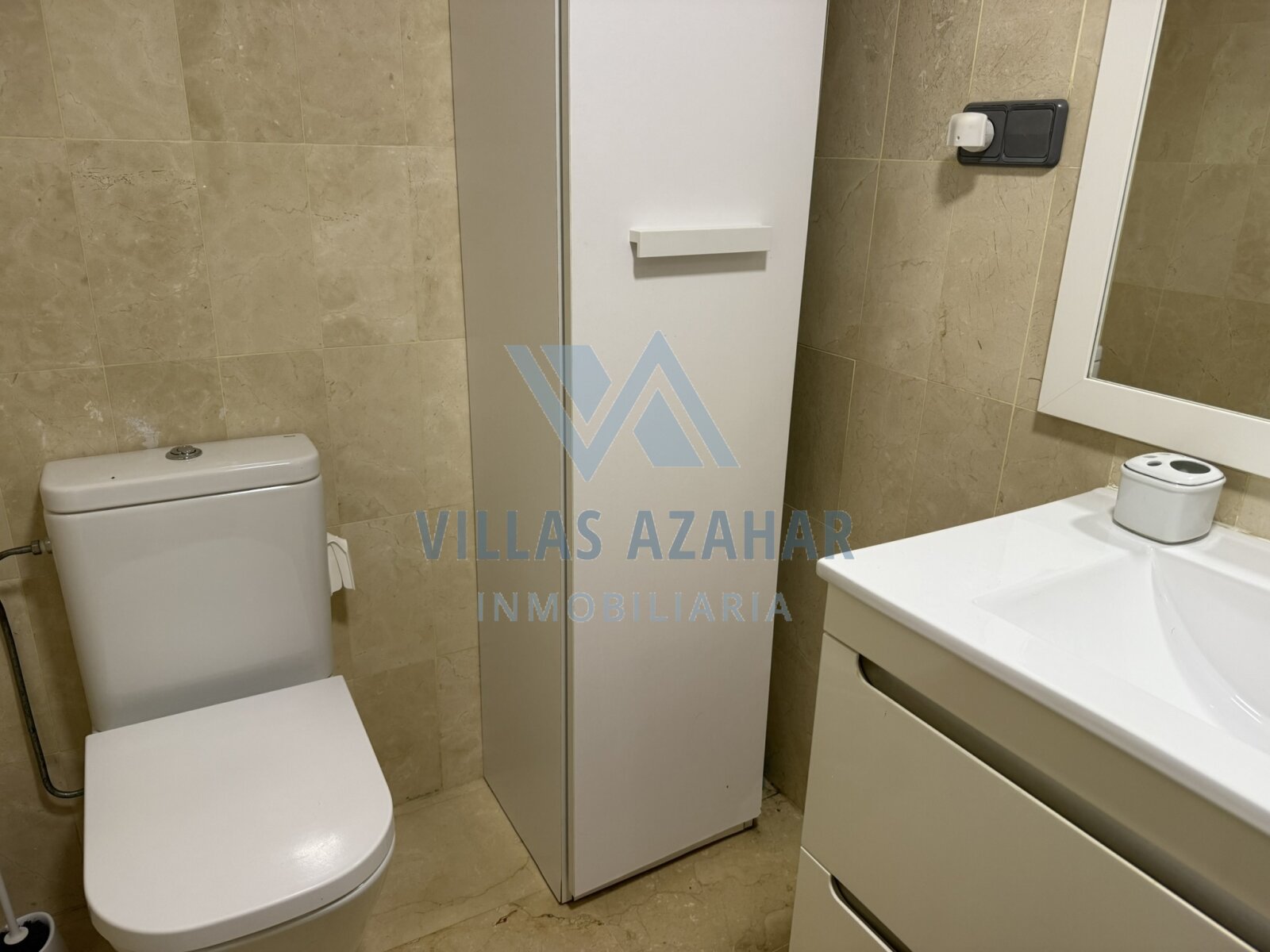 Las Mimosas magnificent three-bedroom apartment near beach