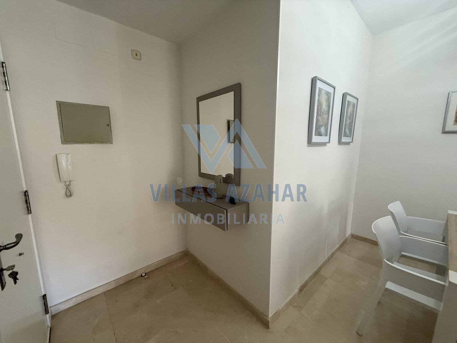 Las Mimosas magnificent three-bedroom apartment near beach