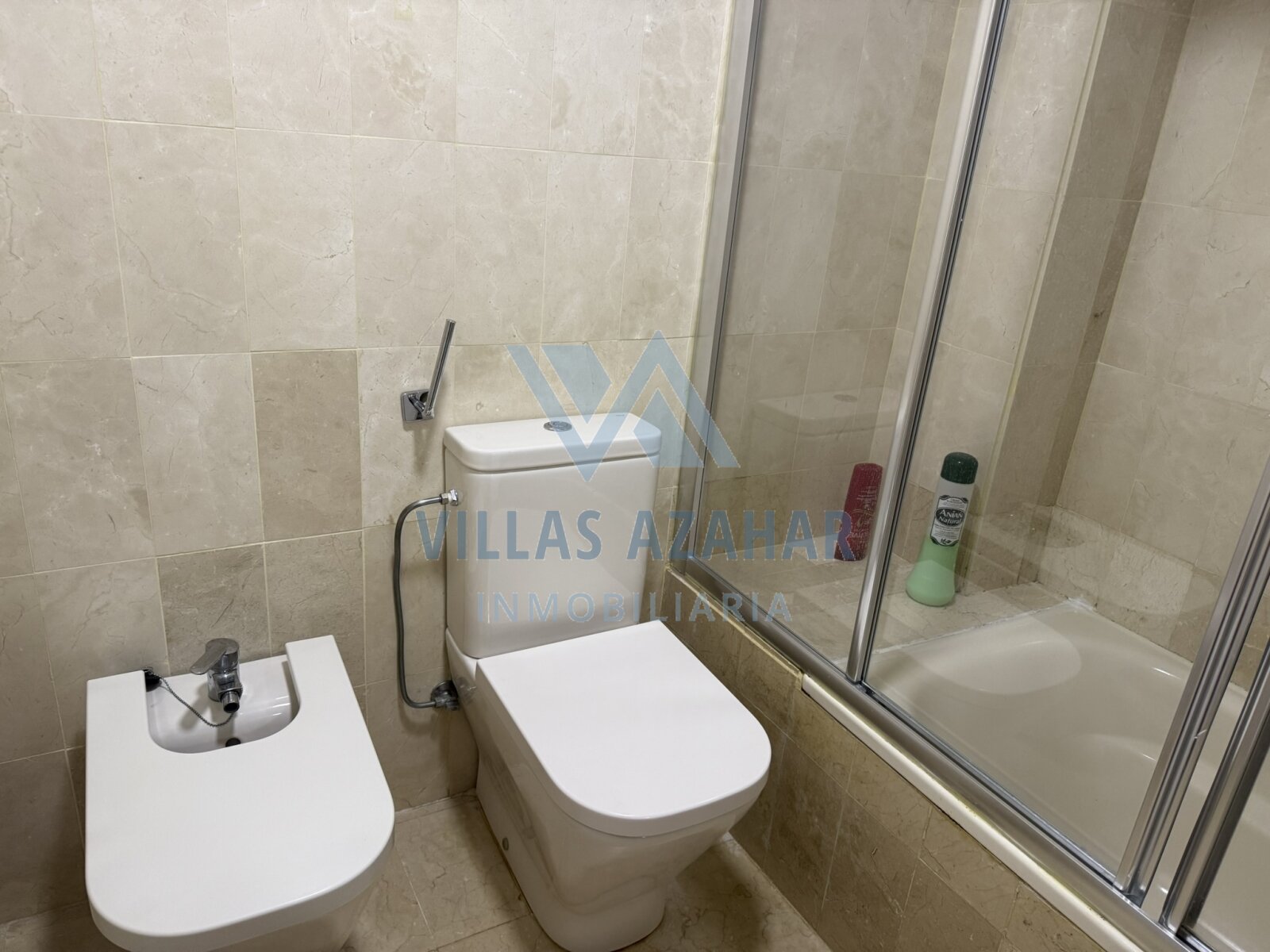 Las Mimosas magnificent three-bedroom apartment near beach