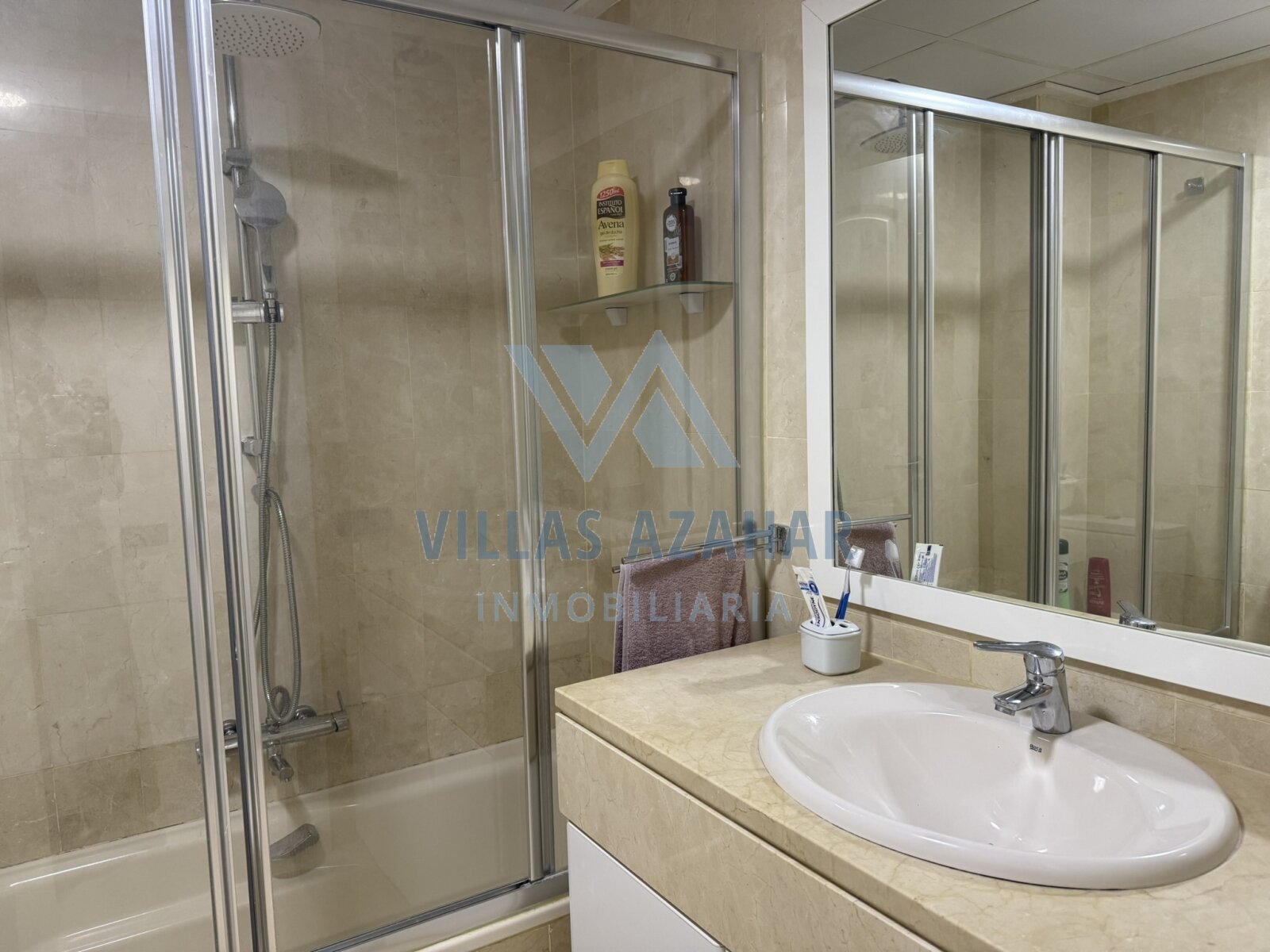 Las Mimosas magnificent three-bedroom apartment near beach