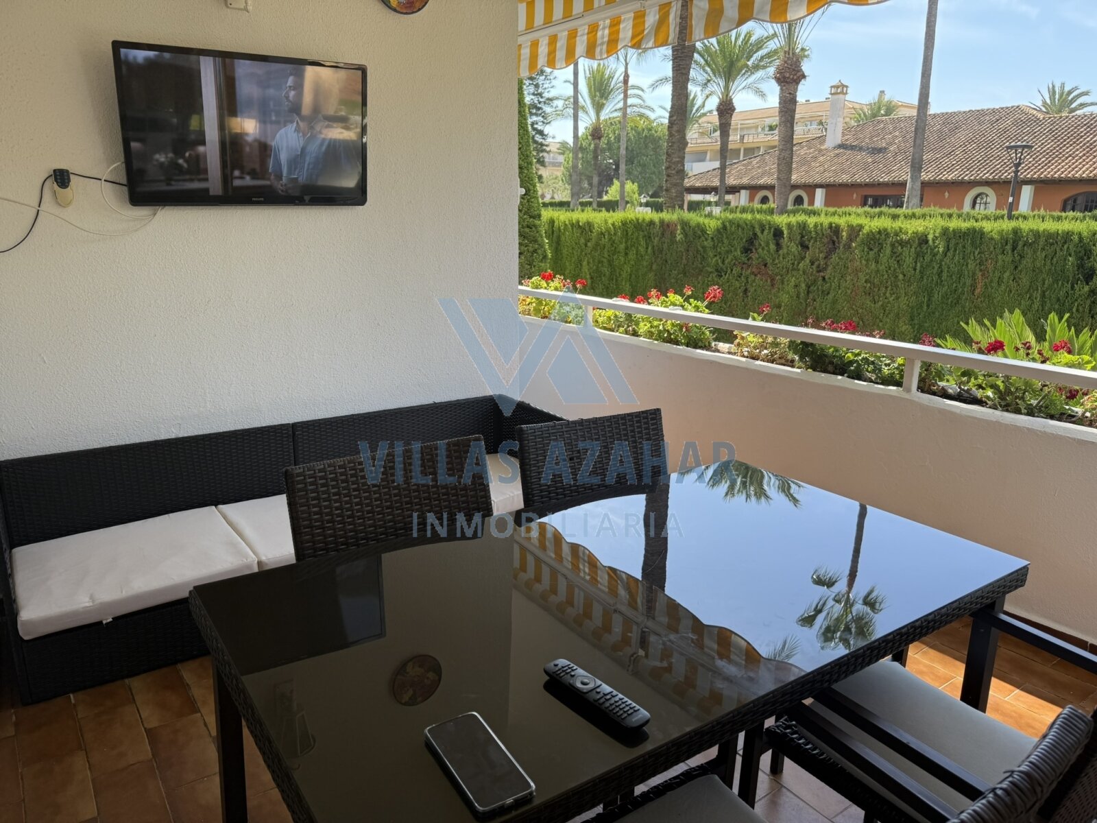 Las Mimosas magnificent three-bedroom apartment near beach