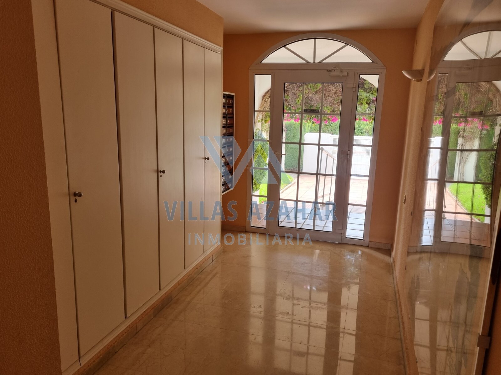 Las Mimosas magnificent three-bedroom apartment near beach