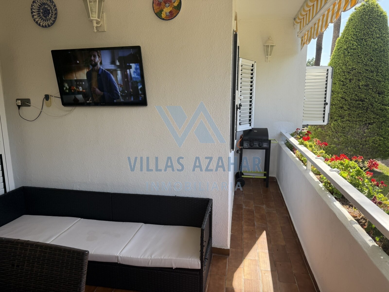 Las Mimosas magnificent three-bedroom apartment near beach