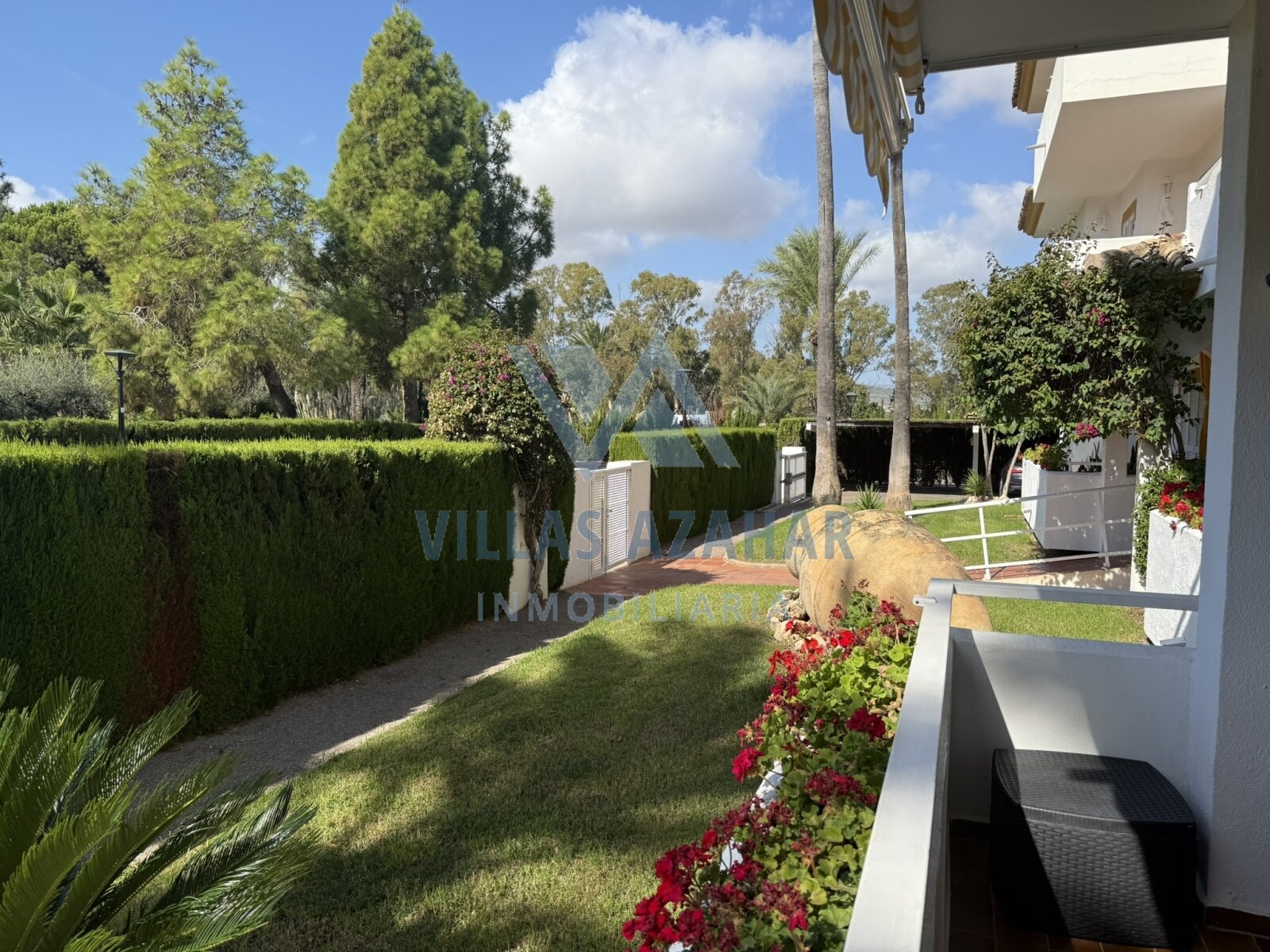 Las Mimosas magnificent three-bedroom apartment near beach