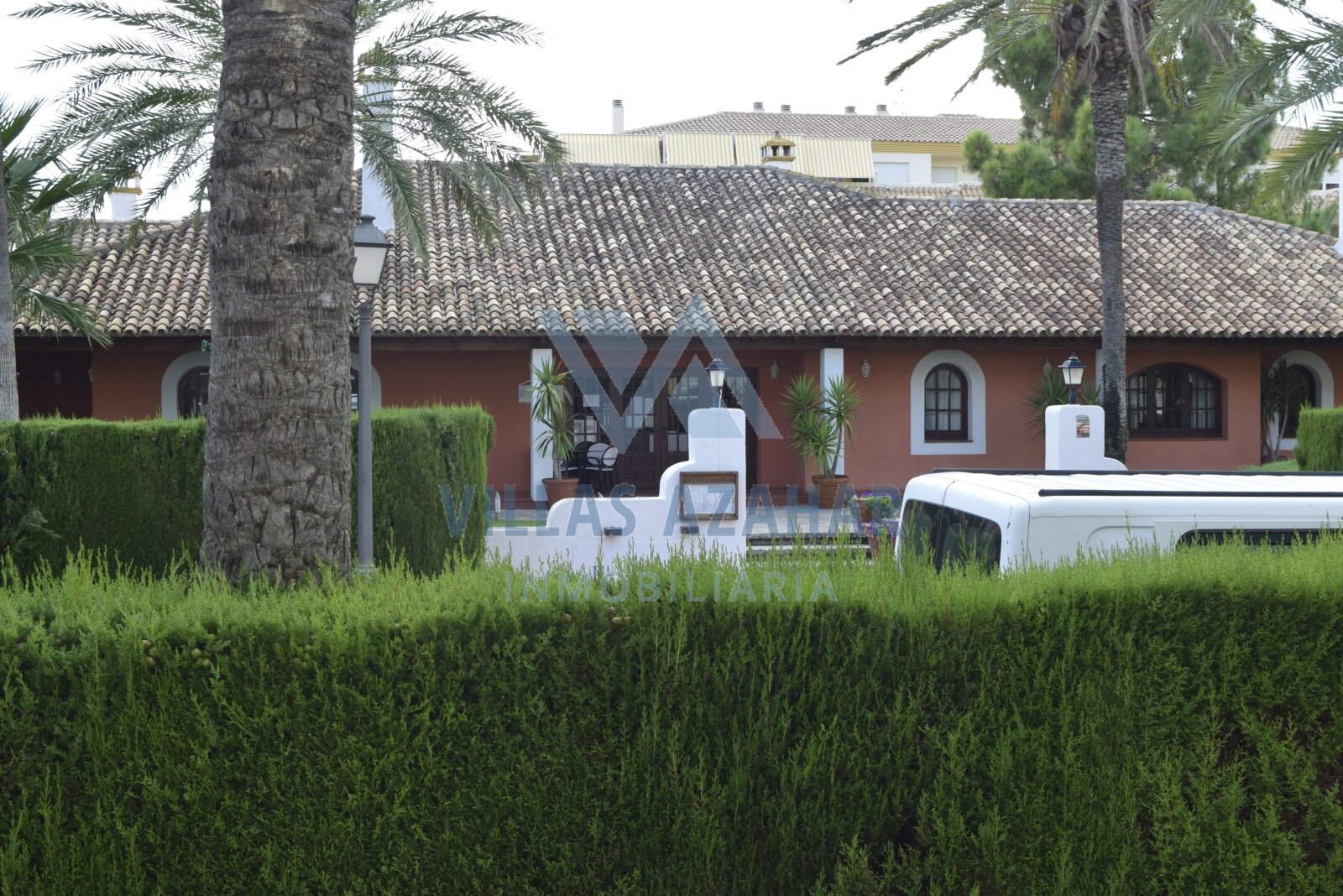 Las Mimosas magnificent three-bedroom apartment near beach