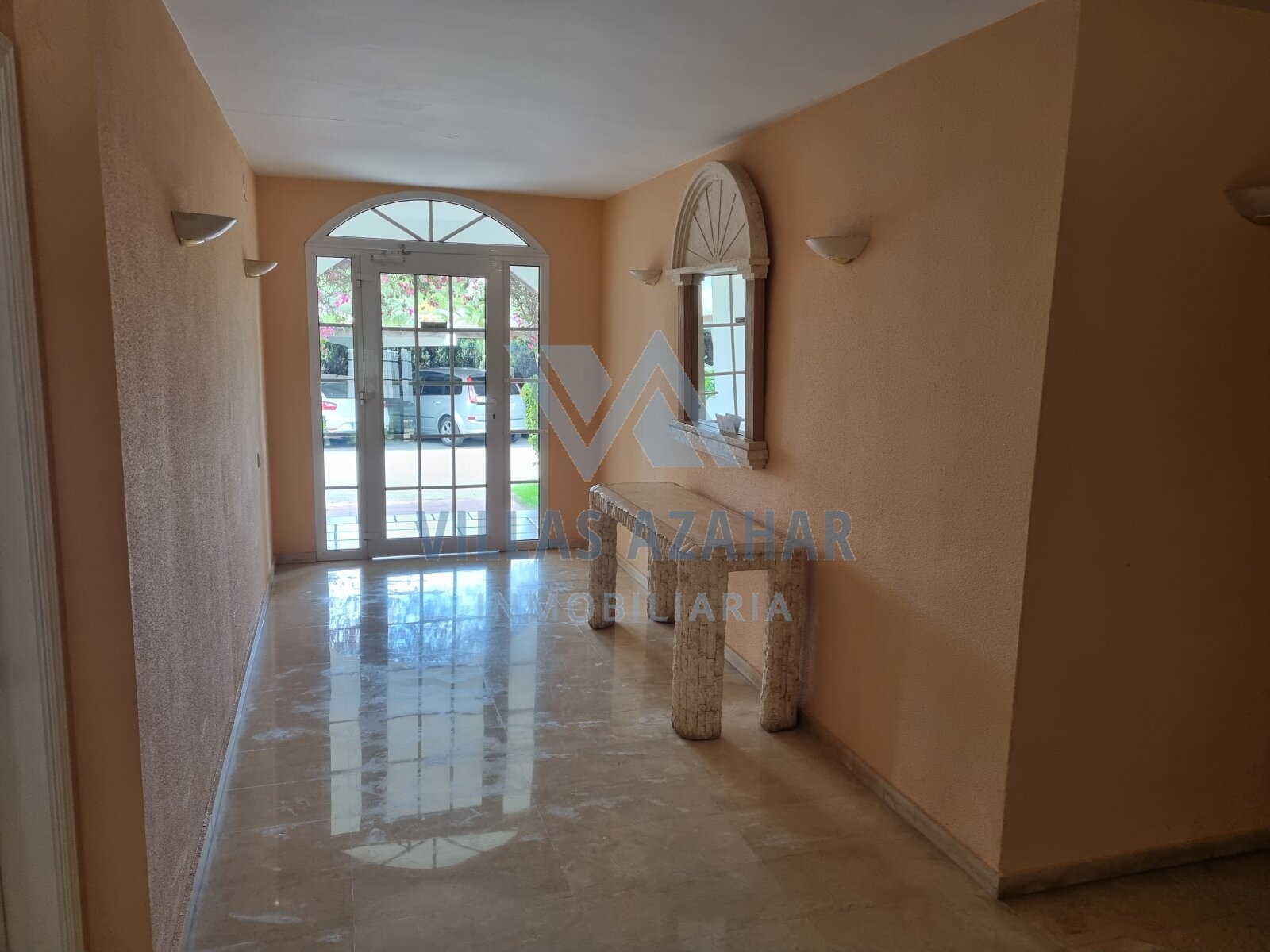 Las Mimosas magnificent three-bedroom apartment near beach