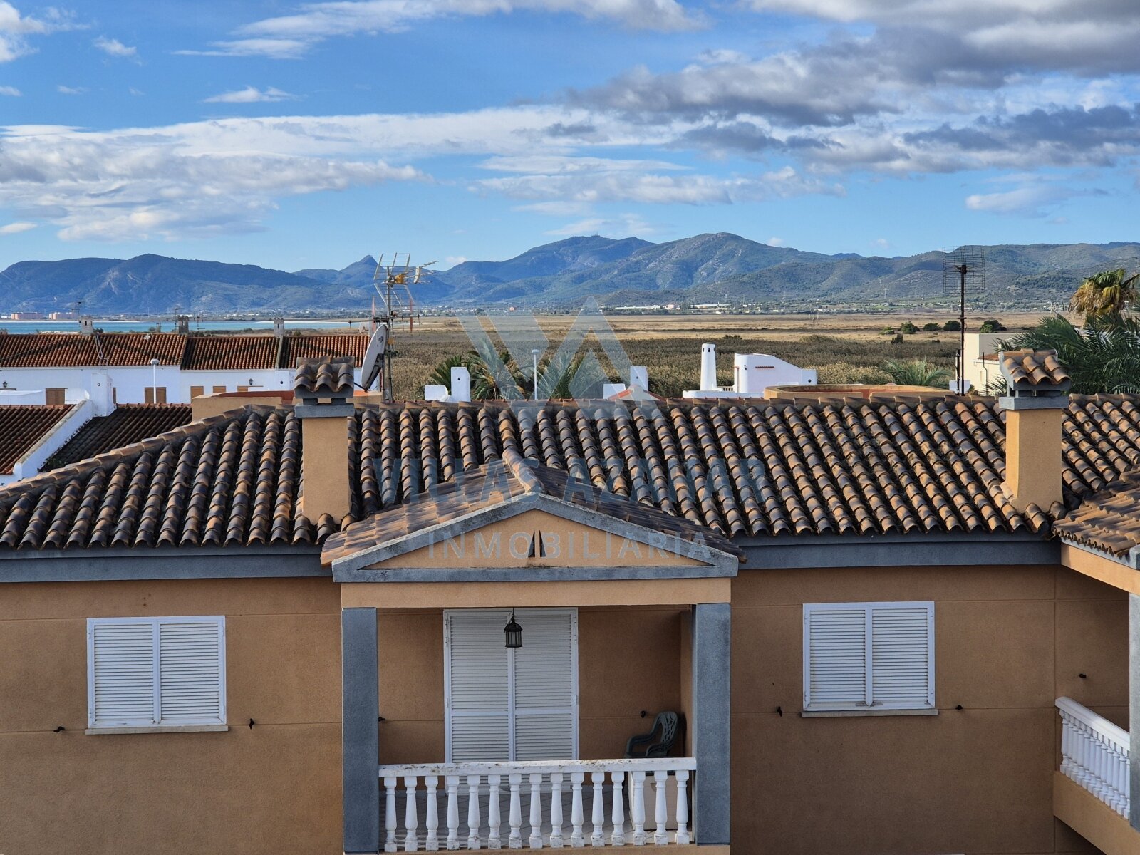 2 bed apartment near beach with huge terrace of 50 m2