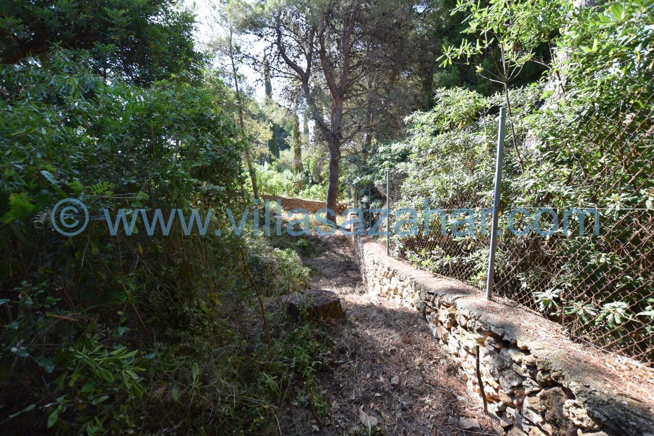 Parcela edificable en el corazón de Las Fuentes con aprox. 735 m2