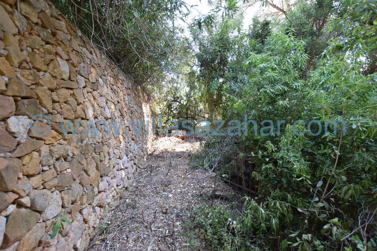 Parcela edificable en el corazón de Las Fuentes con aprox. 735 m2