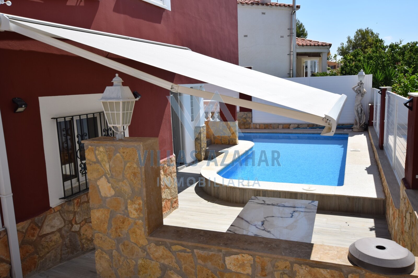 Chalet unifamiliar con piscina privada y apartartamento separado