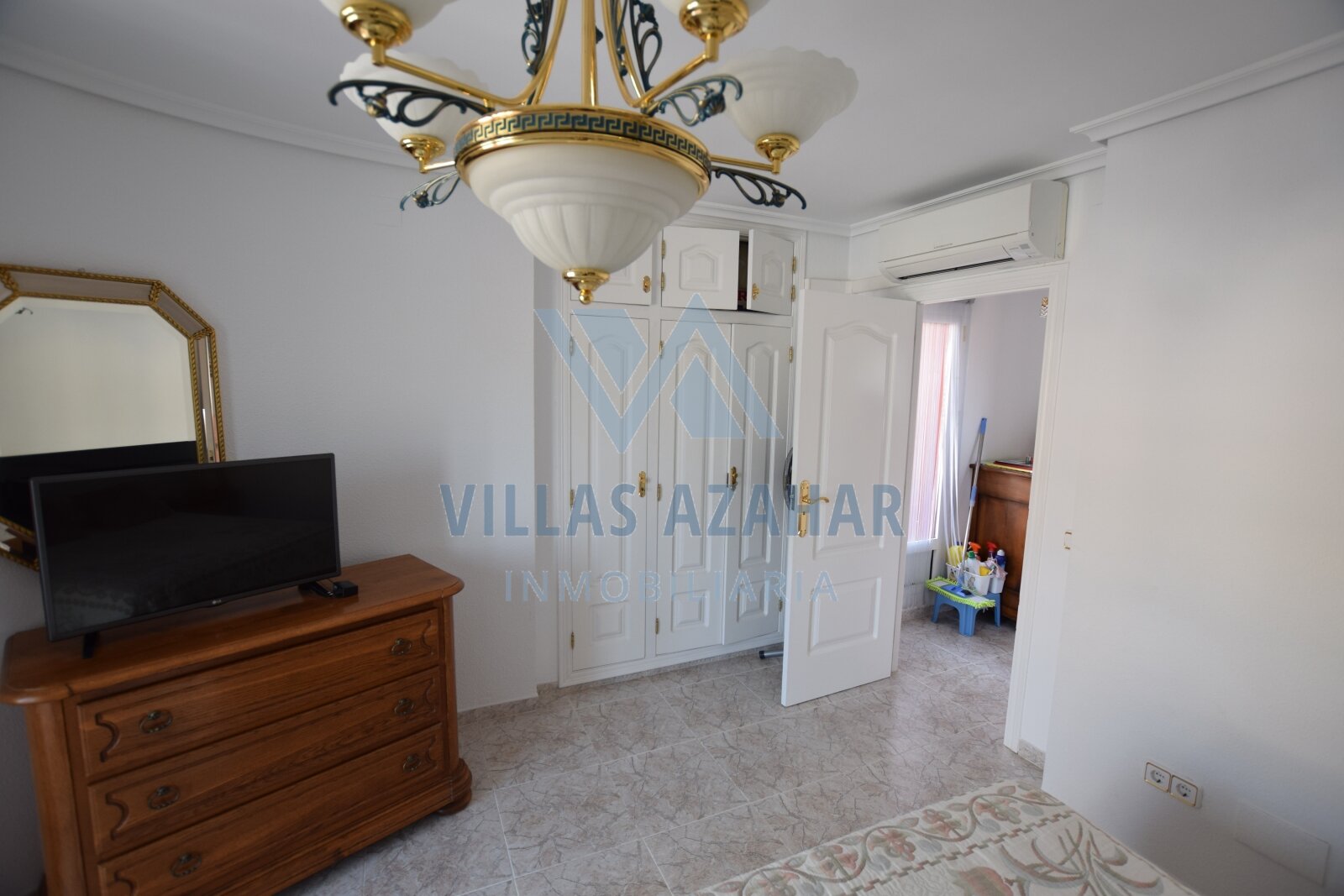 Chalet unifamiliar con piscina privada y apartartamento separado