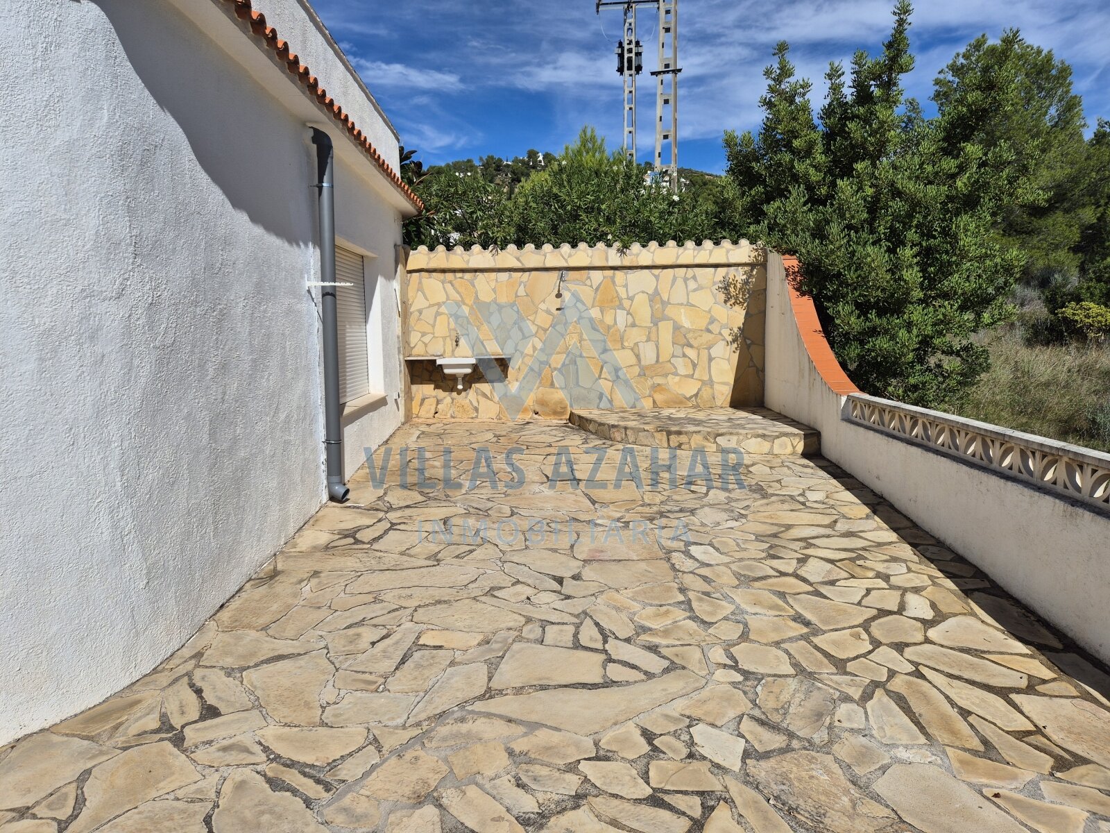 Casa unifamiliar con parcela privada en entorno tranquilo