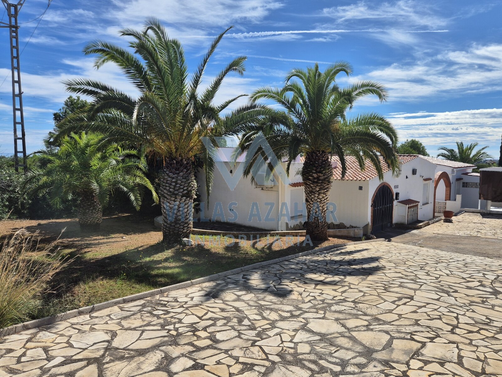 Casa unifamiliar con parcela privada en entorno tranquilo