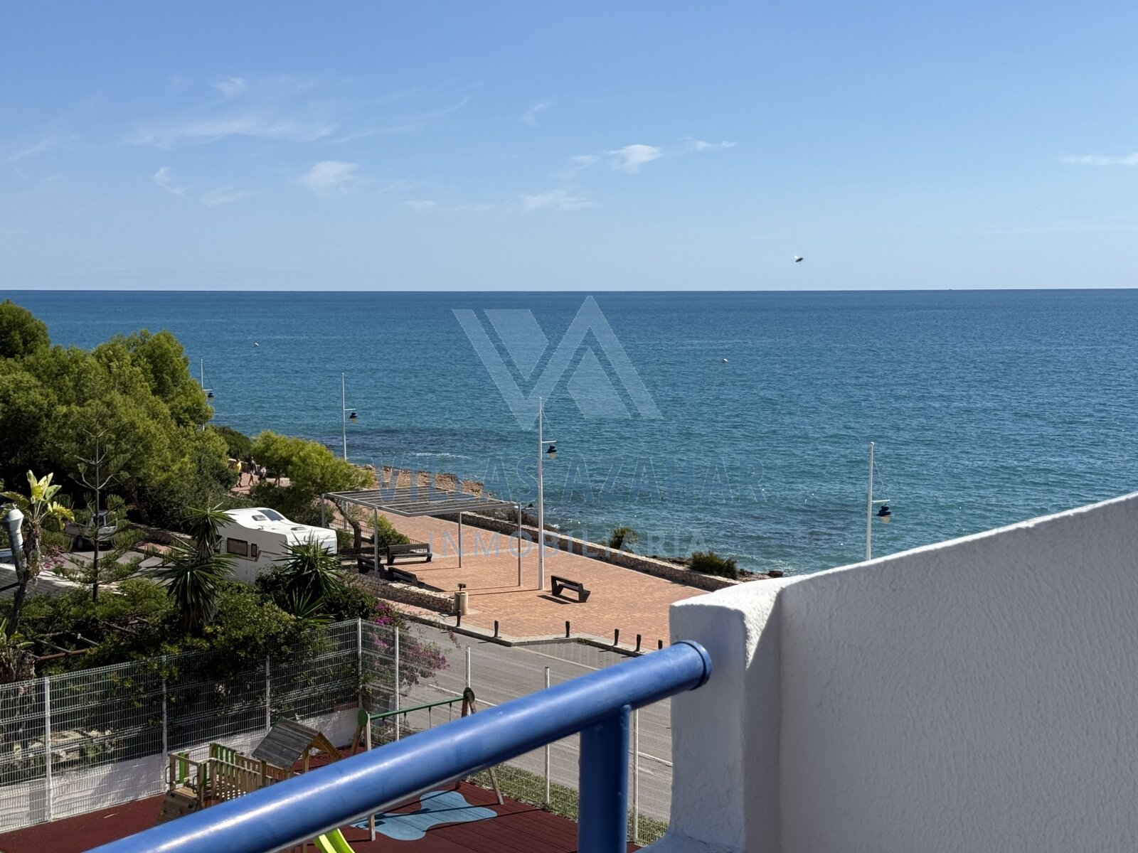 Ático dúplex en primera línea de mar – Urbanización Voramar