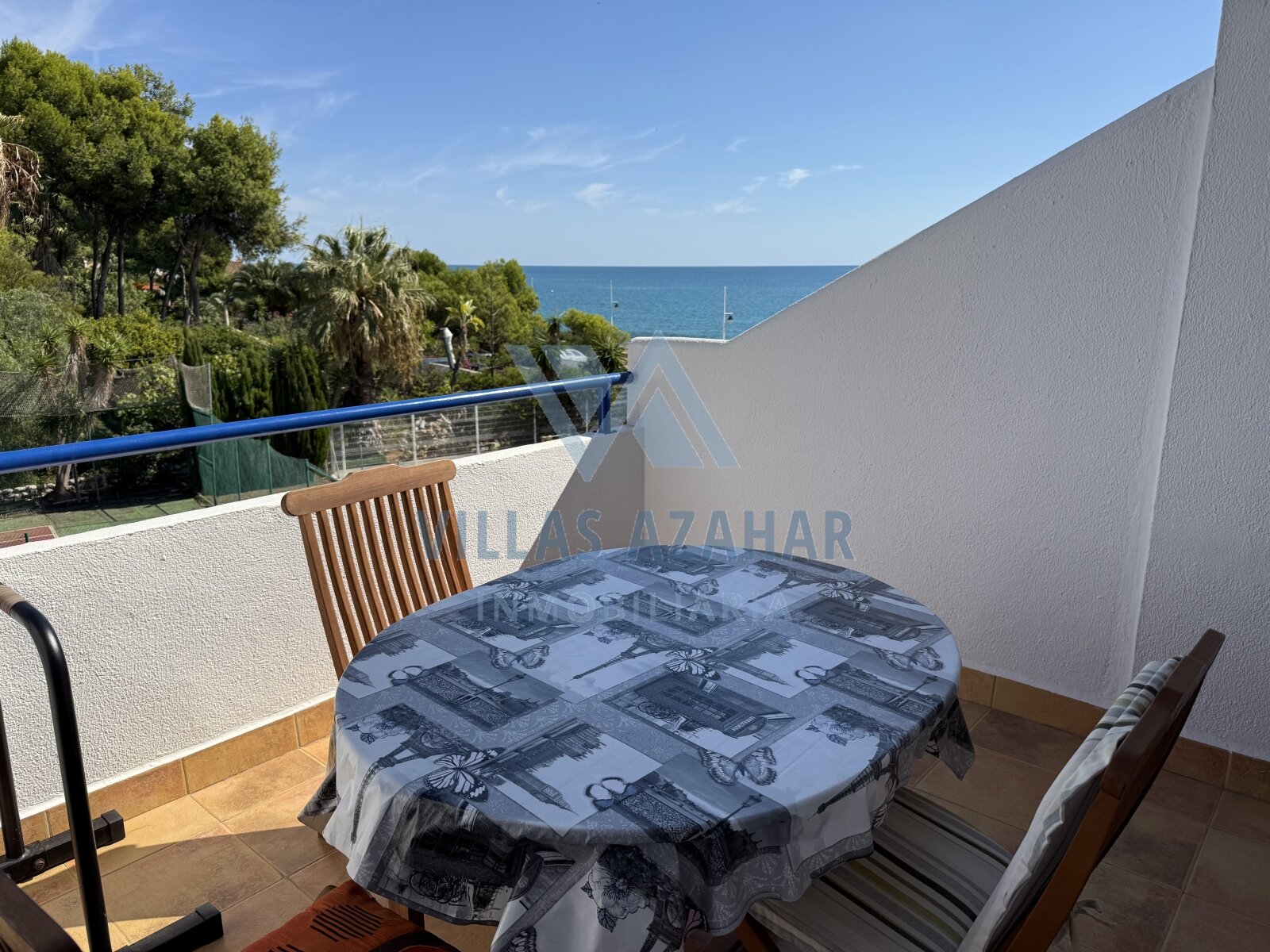 Ático dúplex en primera línea de mar – Urbanización Voramar