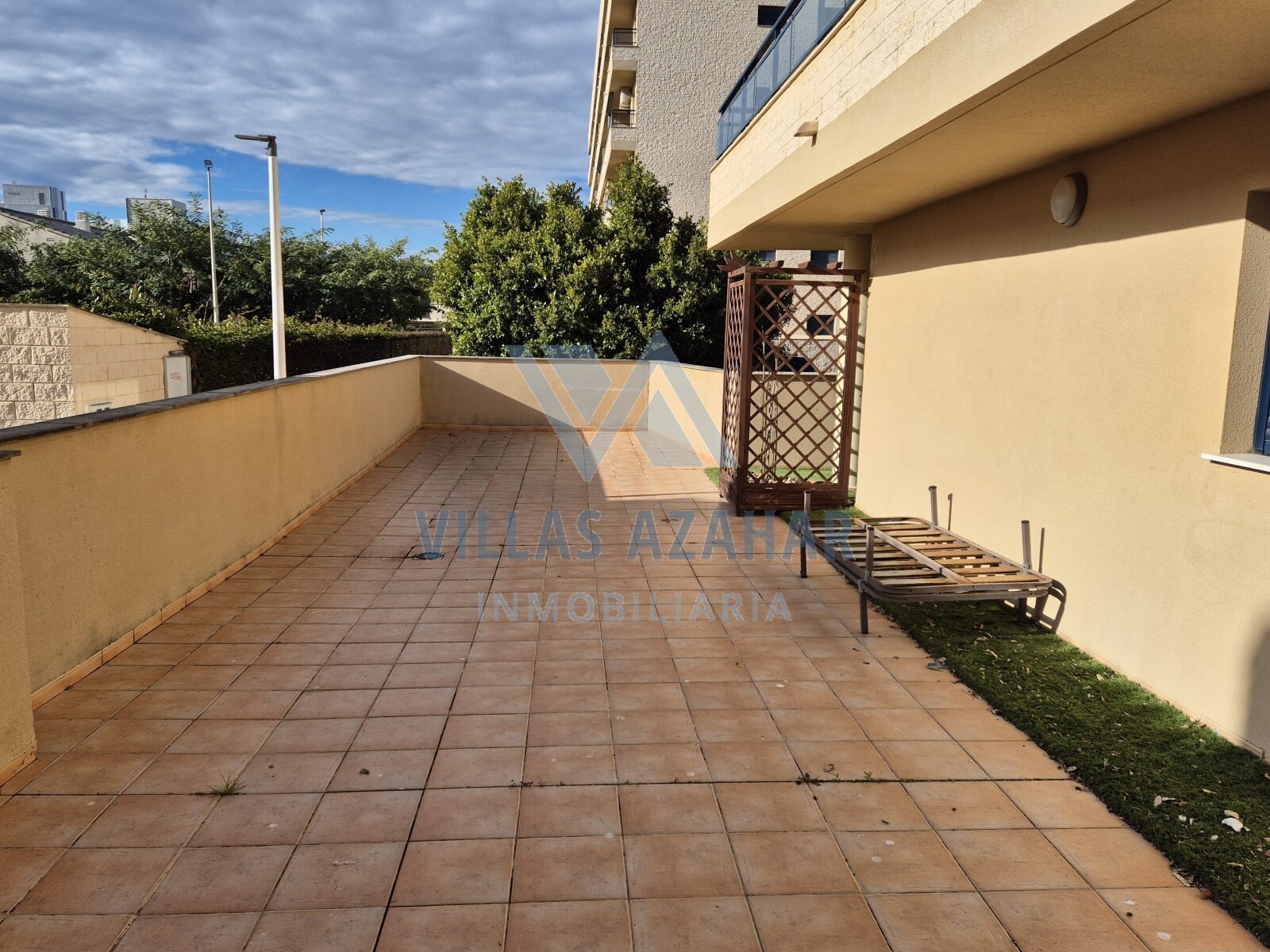 Moderno y luminoso apartamento cerca de la playa de arena