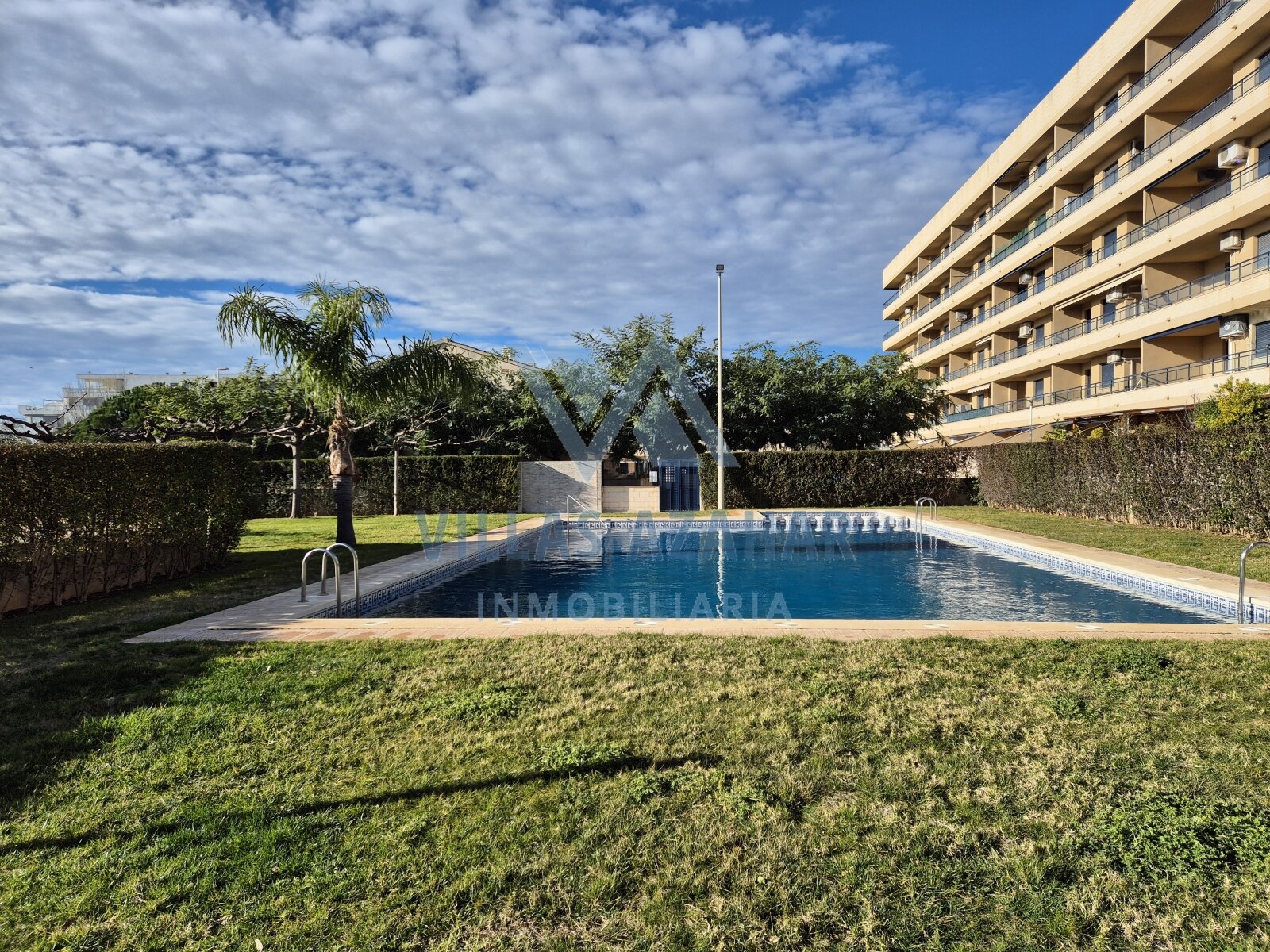 Moderno y luminoso apartamento cerca de la playa de arena