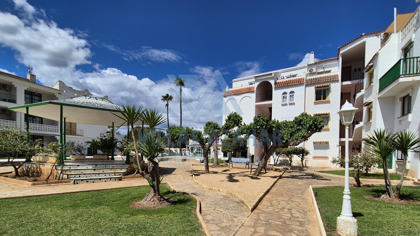 Vivre au bord de la mer : Appartements avec vue, piscine et plage