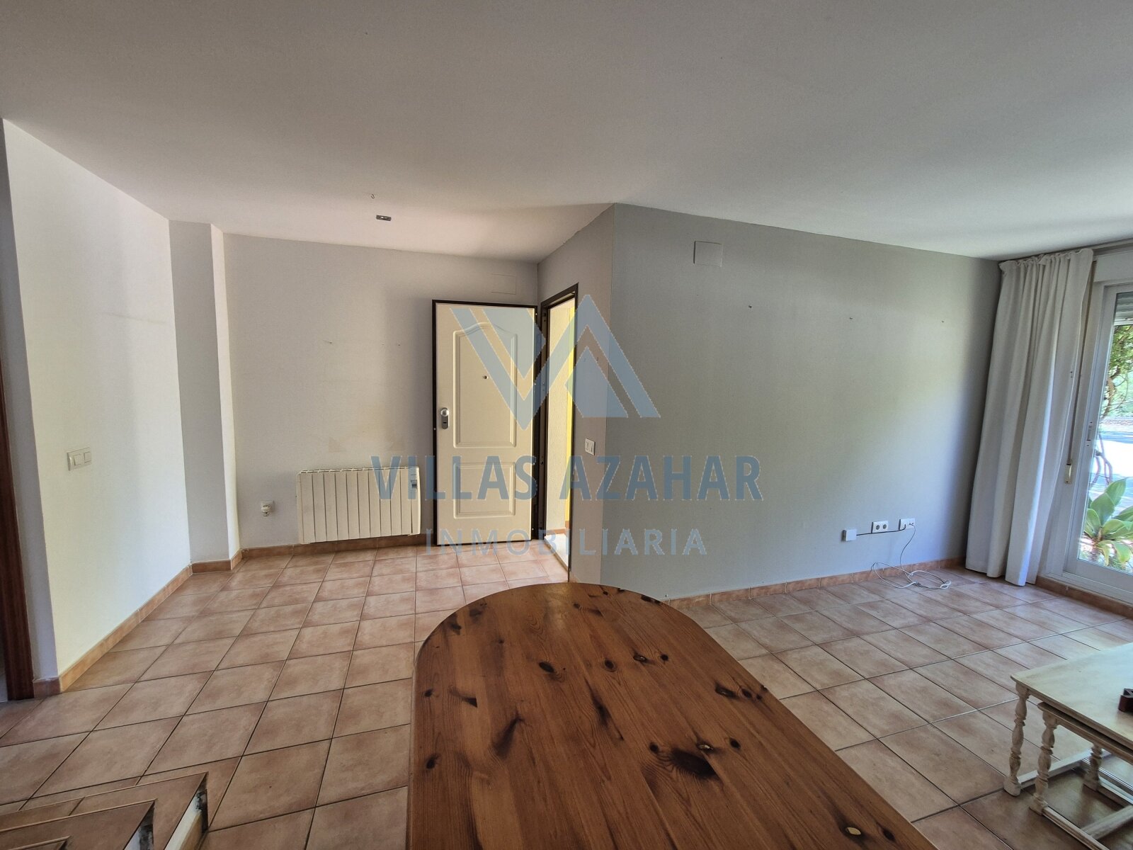 Jolie maison mitoyenne de 150 m² de surface construite pres de la plage
