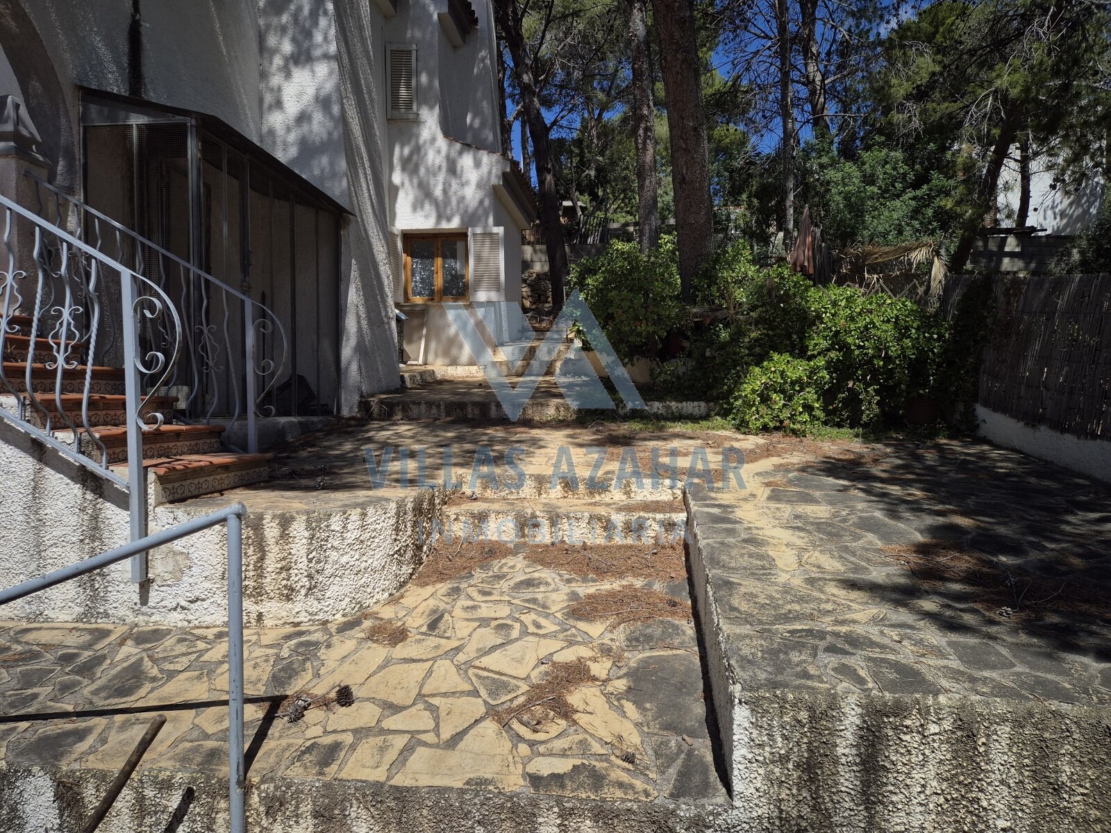 Chalet central avec grand potentiel sur un terrain de 576 m²